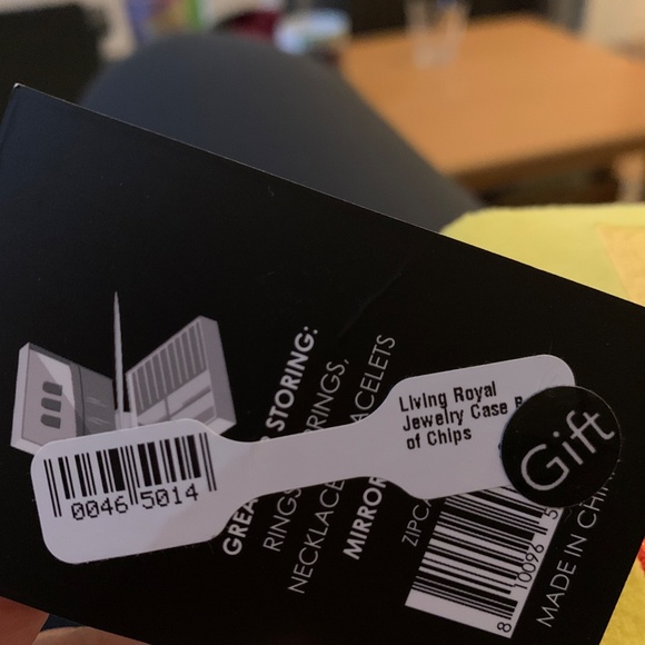 Living Royal Jewelry Zip Case with Chips Design - Picture 4 of 4